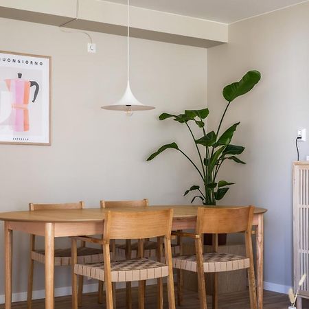 Scandinavian Apartment: Modern Two-Bedroom with Terrace near Storo Storsenter Oslo Exterior photo