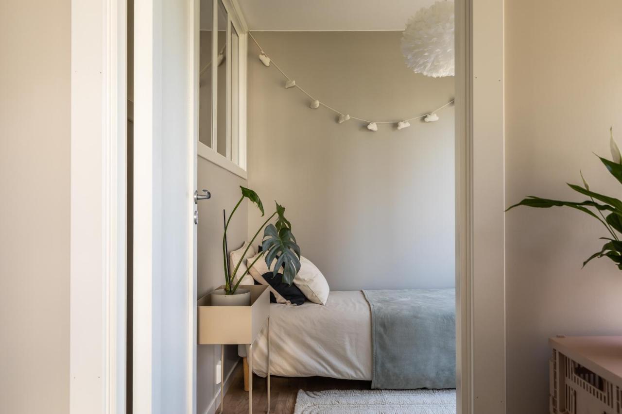 Scandinavian Apartment: Modern Two-Bedroom with Terrace near Storo Storsenter Oslo Exterior photo