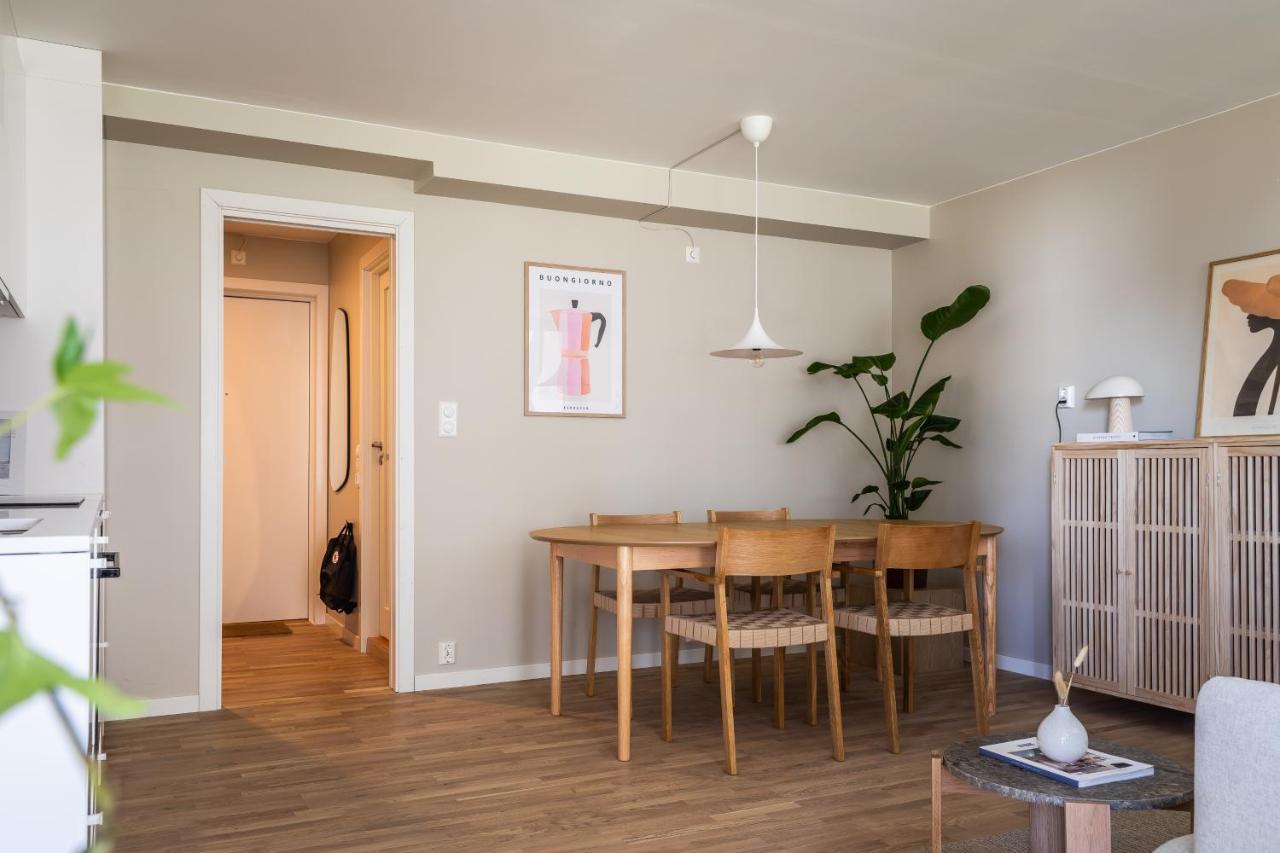 Scandinavian Apartment: Modern Two-Bedroom with Terrace near Storo Storsenter Oslo Exterior photo